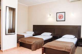 Отель Complex Verhovina Hotel&Restaurant Киев Трехместный номер-2